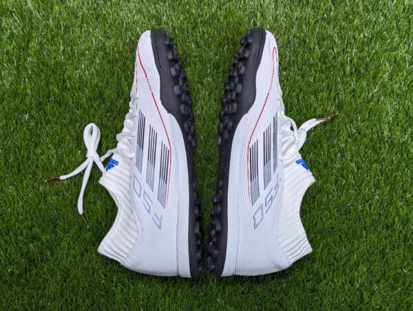 Semi High Neck Football Turf White (1)