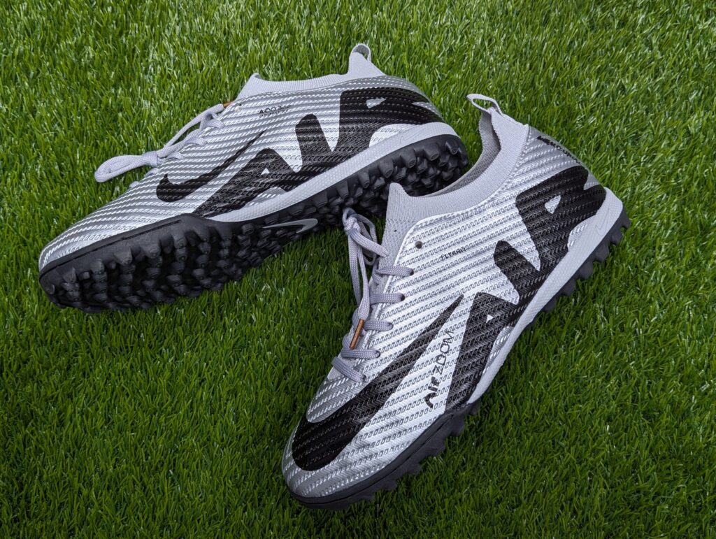 Semi High Neck Football Turf Silver (1)